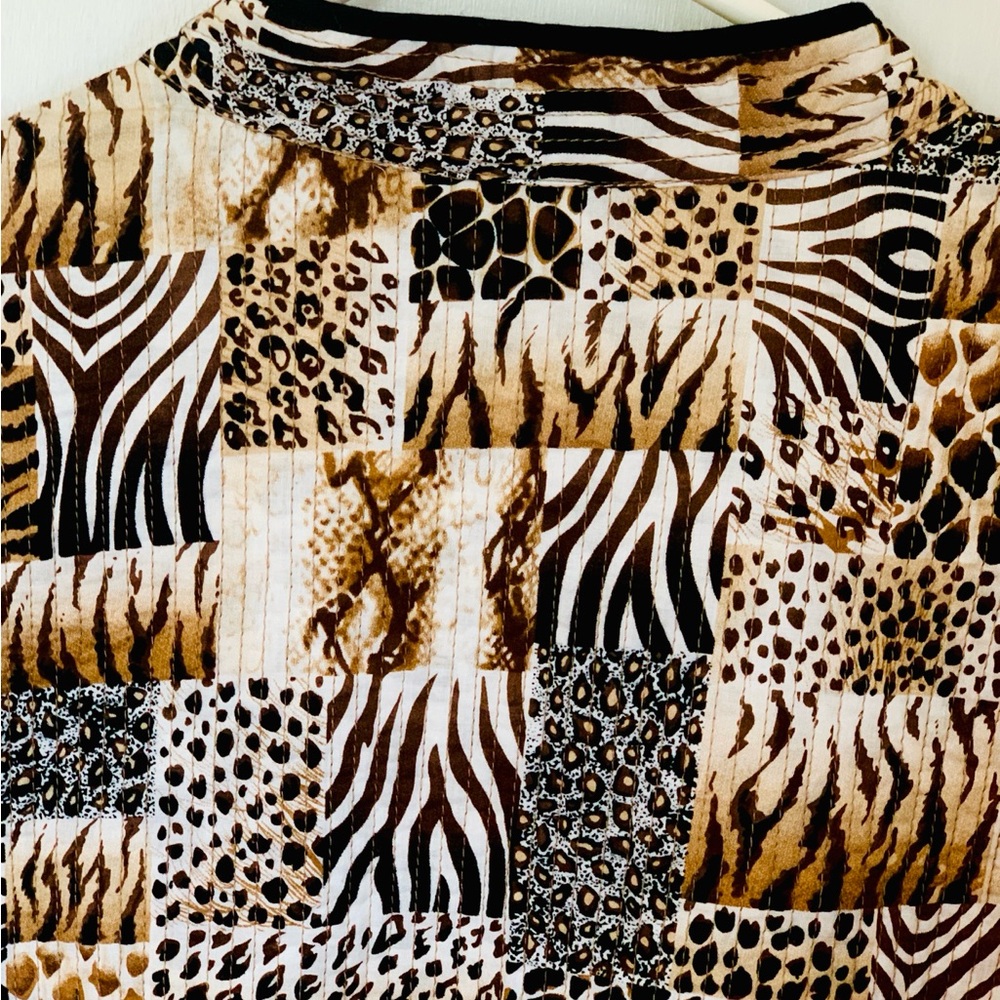 Alfred Dunner animal pattern, jacket, front worn sparingly Sz 18 may fit 2X-3X